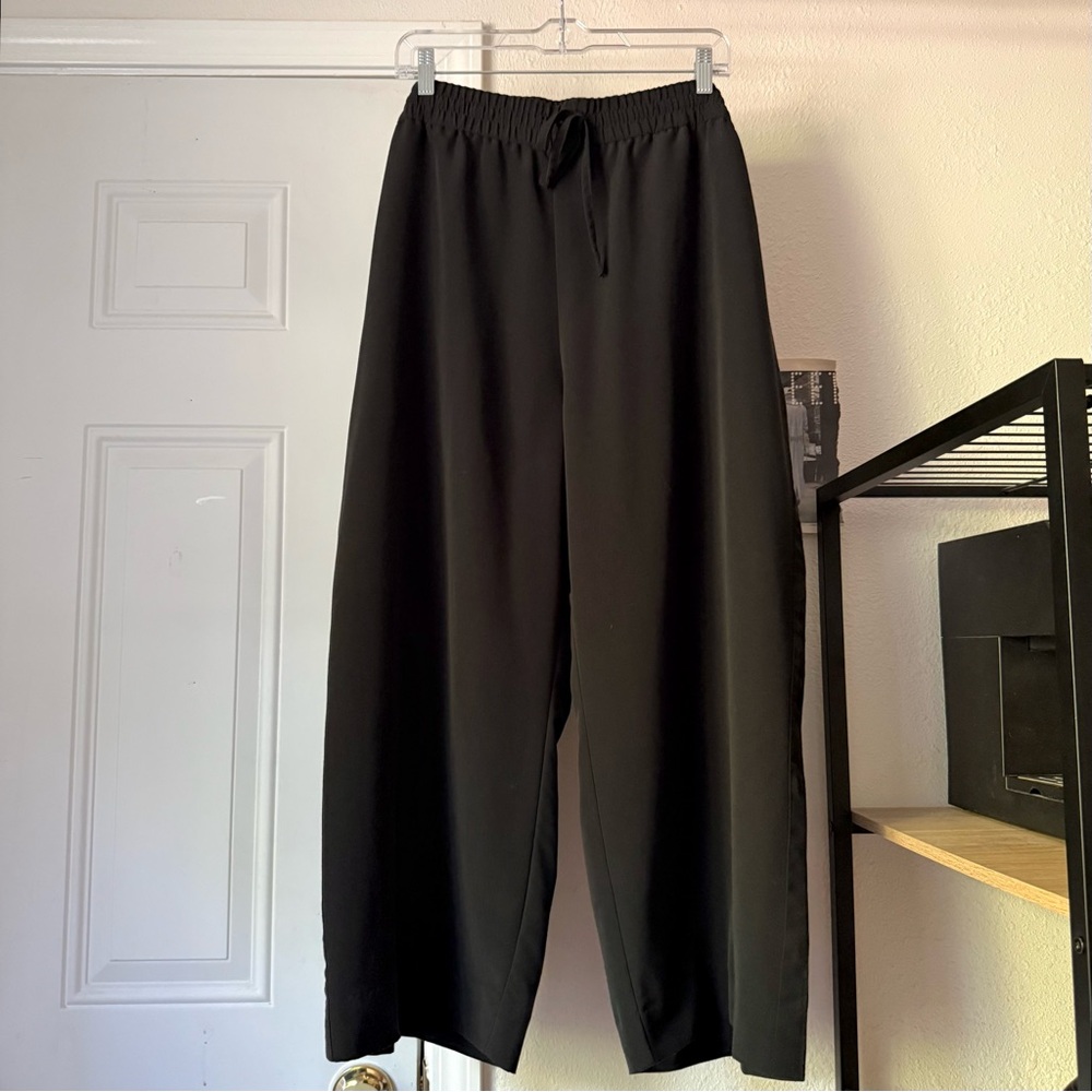 DUBGEE BY WHOOPI black‎ elastic waist wide leg cropped pants